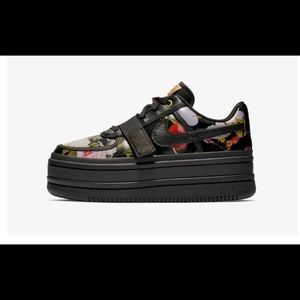 Nike WMNS Vandal 2K (Serious Inquiry Only)